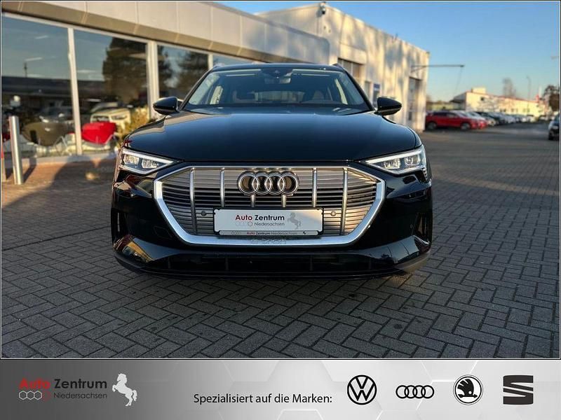 Gebraucht Audi e-tron Ambiente 300 kW (408 PS) 2022 Brilliant black SUV