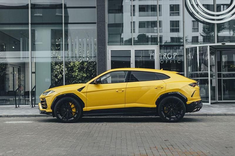 Second-hand Lamborghini Urus 650 CP (478 kW) 2021 Galben SUV