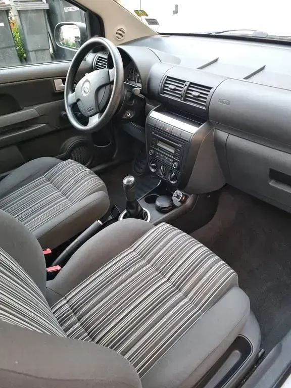 Occasion VW Fox 54 ch (39 kW) 2007 Argent Citadine