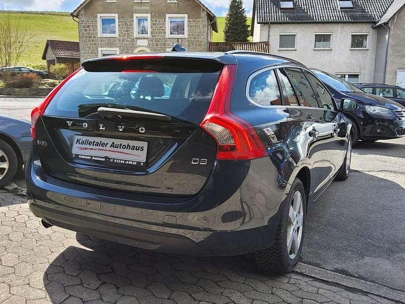 Gebraucht Volvo V60 Momentum 163 PS (119 kW) 2011 Savile grey / metallic Kombi