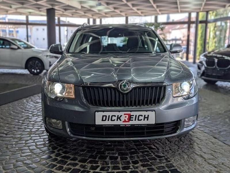 Gebraucht Skoda Superb Ambition 140 PS (102 kW) 2012 Grau Kombi