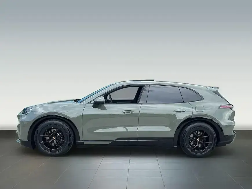 Neu Porsche Cayenne Electric 325 kW (442 PS) 2026 Grün SUV