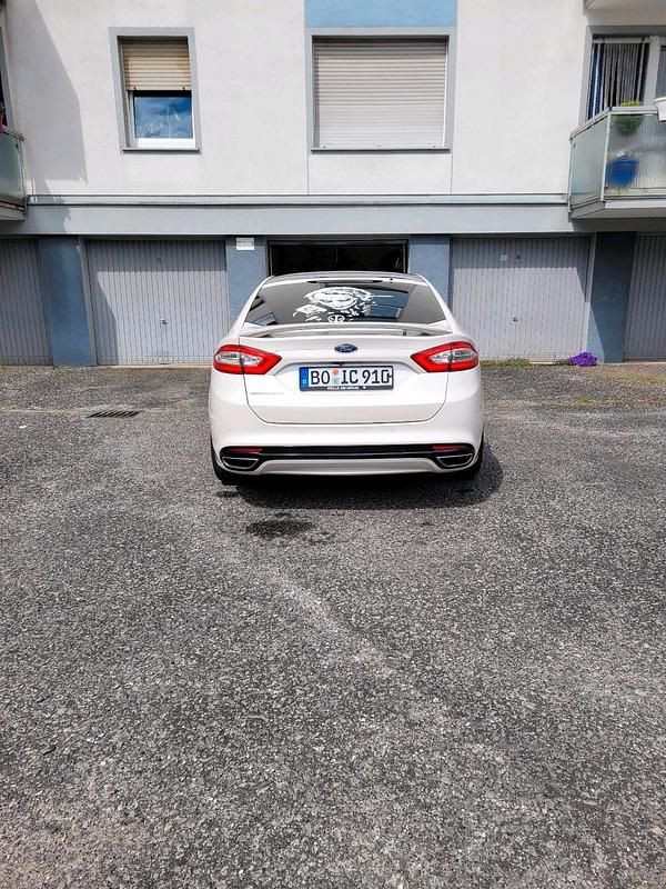 Gebraucht Ford Mondeo 180 PS (132 kW) 2015 Weiß Limousine