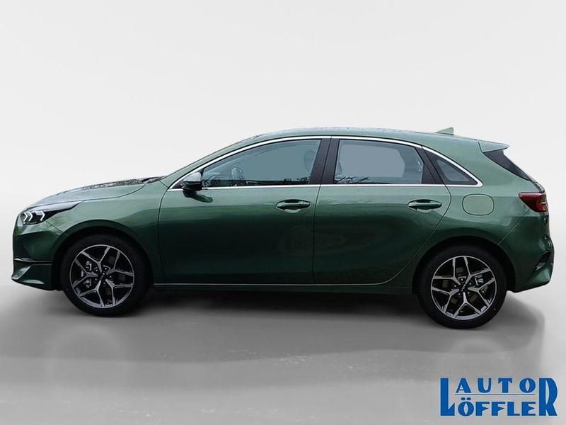 Gebraucht Kia Ceed Spirit 140 PS (102 kW) 2024 Grün Kleinwagen