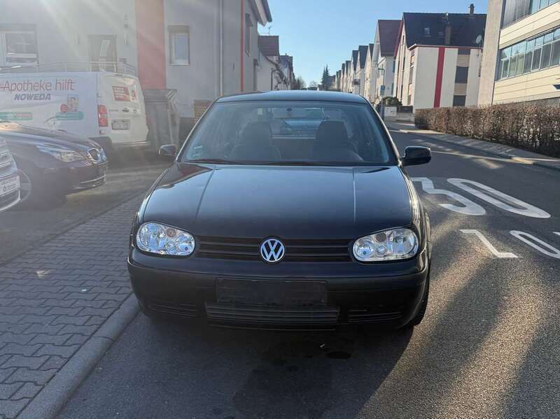 Schwarz Gebraucht 2000 VW Golf IV Edition Limousine | 1.300 € (Etwas zu teuer) - Bild 1/4