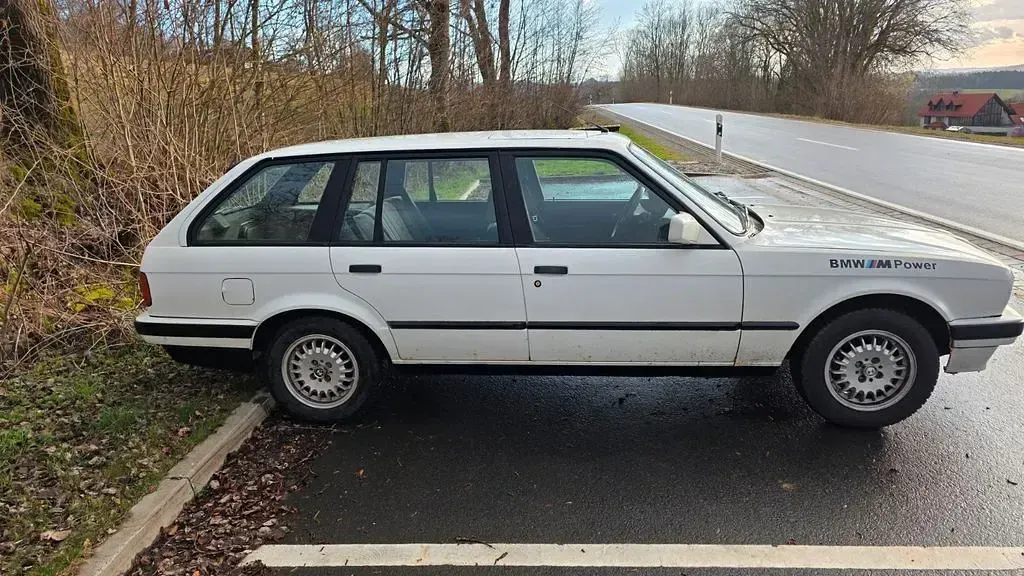 Gebraucht BMW 318 116 PS (85 kW) 1991 Weiß Kombi