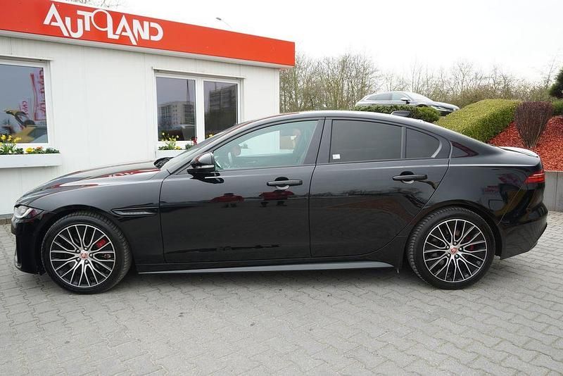 Gebraucht Jaguar XE R-Dynamic 250 PS (183 kW) 2019 Dynamic schwarz Limousine