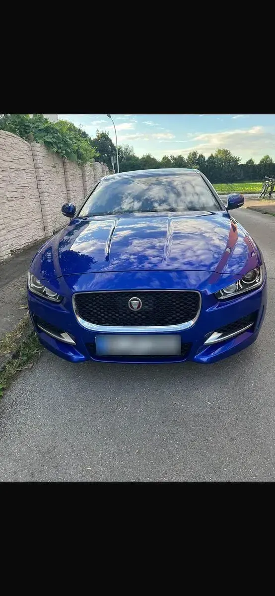 Gebraucht Jaguar XE Prestige 179 PS (131 kW) 2018 Blau Limousine