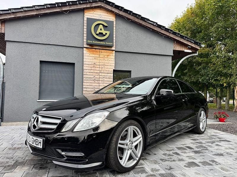 Schwarz Gebraucht 2013 Mercedes E220 AMG Coupé | 13.870 € (Fairer Preis) - Bild 1/4