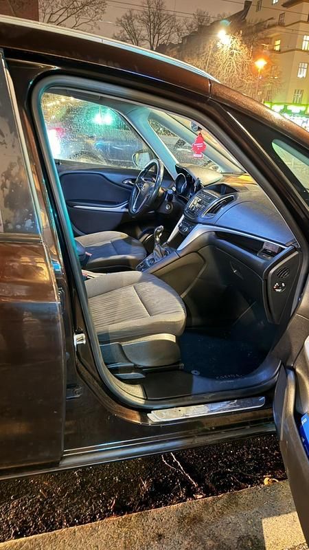 Gebraucht Opel Zafira Tourer 130 PS (95 kW) 2013 Braun Van / Kleinbus