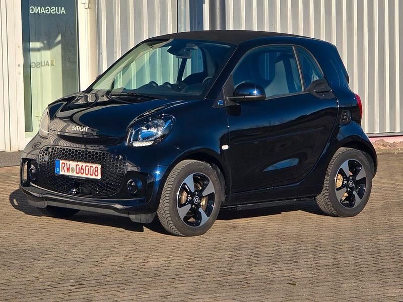 Blau Gebraucht 2022 Smart ForTwo Electric Drive Passion Coupé | 10.890 € (Fairer Preis) - Bild 1/4