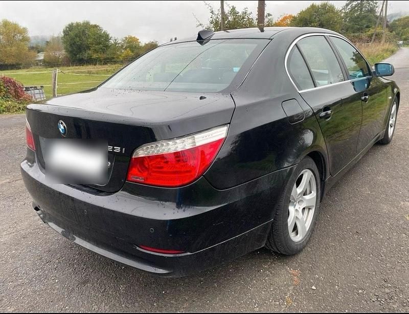 Gebraucht BMW 523 190 PS (139 kW) 2007 Schwarz Limousine