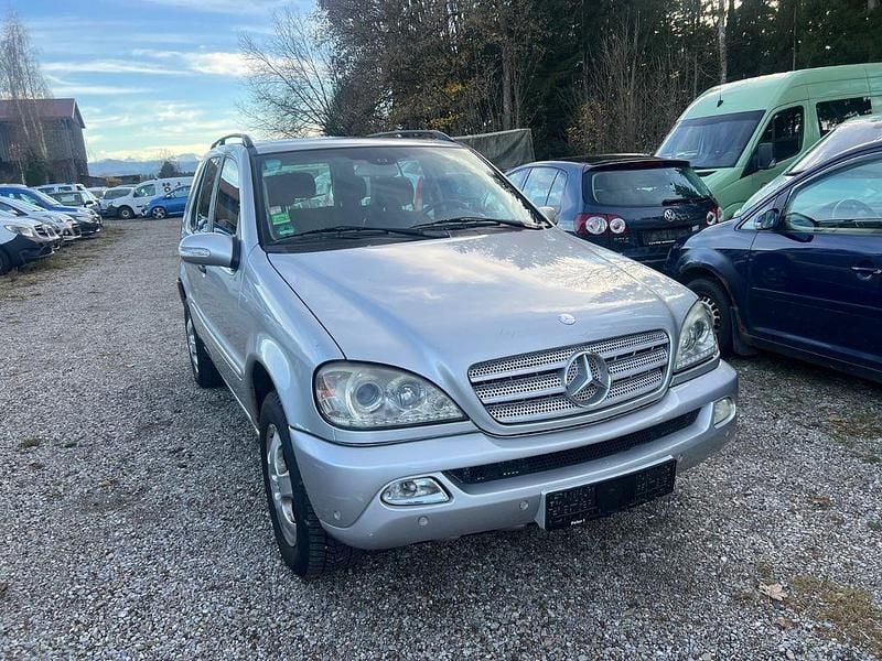 Silber Gebraucht 2002 Mercedes ML270 SUV | 1.950 € (Superpreis) - Bild 1/4