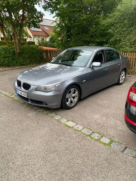 Gebraucht BMW 530 218 PS (160 kW) 2005 Grau Limousine