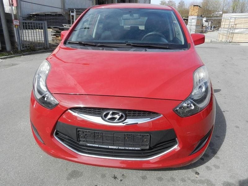 Gebraucht Hyundai ix20 Edition 90 PS (66 kW) 2013 Rot Kleinwagen