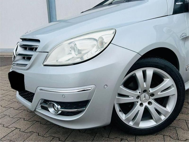 Gebraucht Mercedes B160 Sport 95 PS (69 kW) 2009 Silber Van / Kleinbus