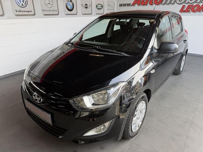 Gebraucht Hyundai i20 Classic 86 PS (63 kW) 2013 Black diamond Limousine