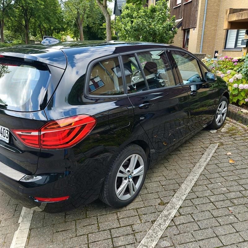Gebraucht BMW 218 Advantage 140 PS (102 kW) 2022 Schwarz Kombi