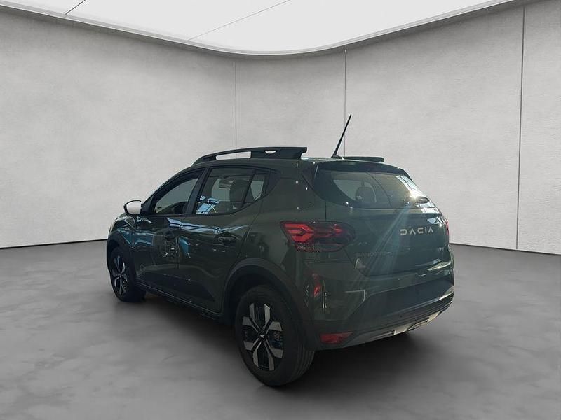 Neu Dacia Sandero Expression 91 PS (66 kW) 2025 Grau Kleinwagen
