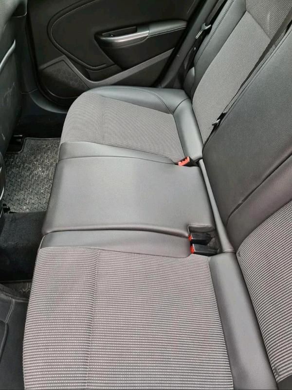 Gebraucht Opel Astra 116 PS (85 kW) 2011 Weiß Kombi