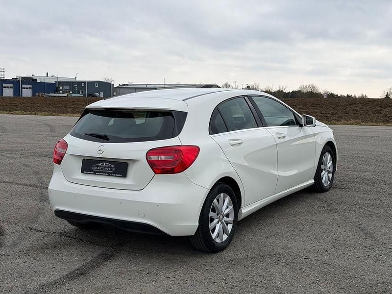 Gebraucht Mercedes A200 136 PS (100 kW) 2014 Weiß Limousine