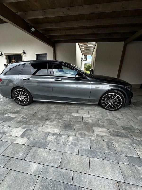 Grau Gebraucht 2018 Mercedes C43 AMG AMG Kombi | 24.900 € (Guter Preis) - Bild 1/4