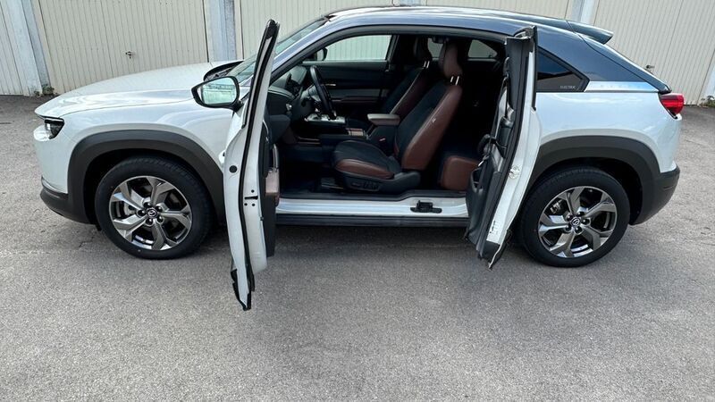 Weiß Gebraucht 2020 Mazda MX30 Edition SUV | 16.800 € (Teuer) - Bild 1/4