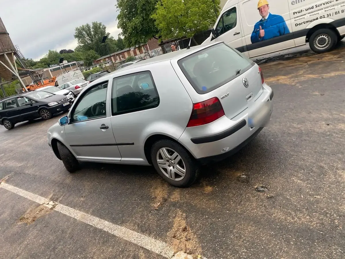 Gebraucht VW Golf IV 101 PS (74 kW) 2002 Silber Kleinwagen
