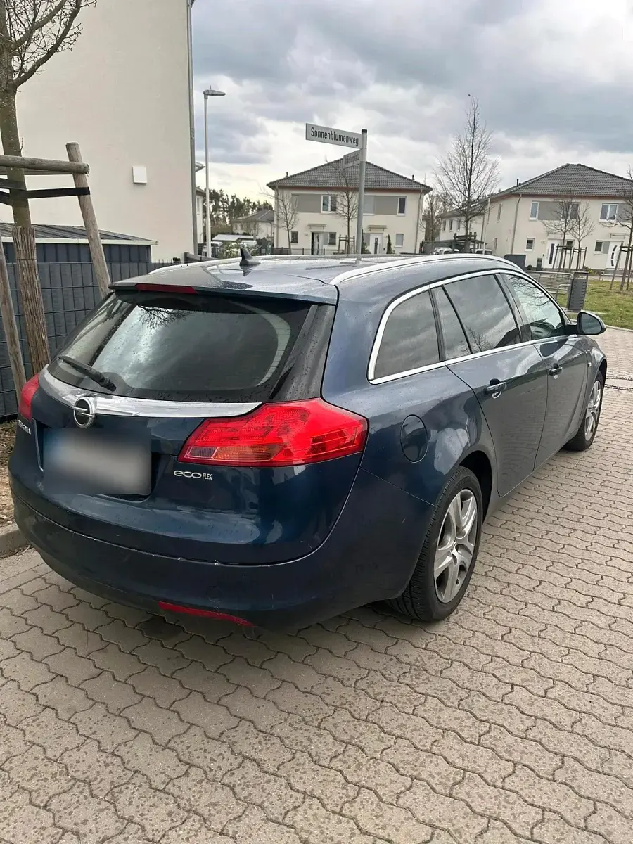 Gebraucht Opel Insignia 131 PS (96 kW) 2012 Blau Kombi