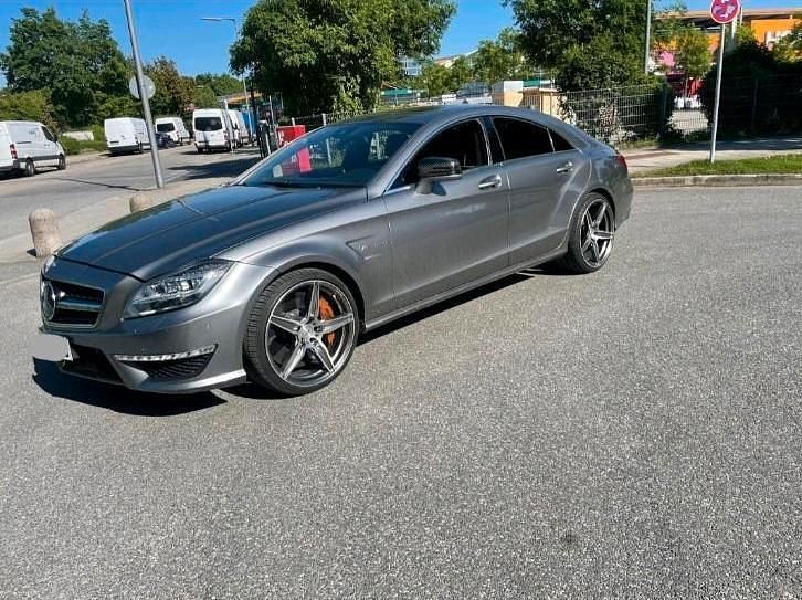 Grau Gebraucht 2012 Mercedes CLS63 AMG AMG Coupé | 36.000 € (Fairer Preis) - Bild 1/4