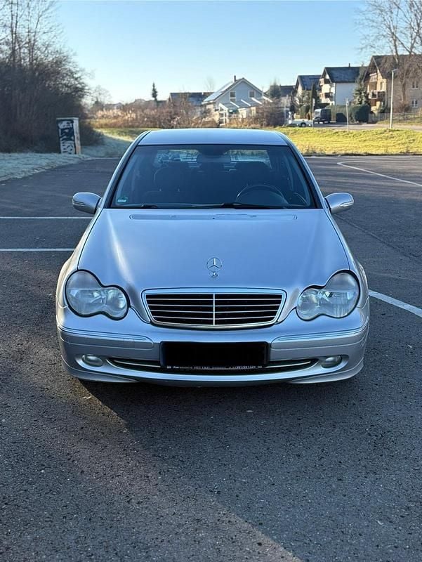 Gebraucht 2002 Mercedes C220 Limousine | 2.275 € (Fairer Preis) - Bild 1/4