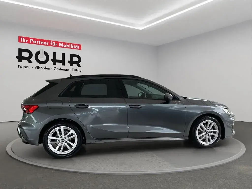 Gebraucht Audi A3 Ambiente 116 PS (85 kW) 2025 Daytonagrau perleffekt Limousine