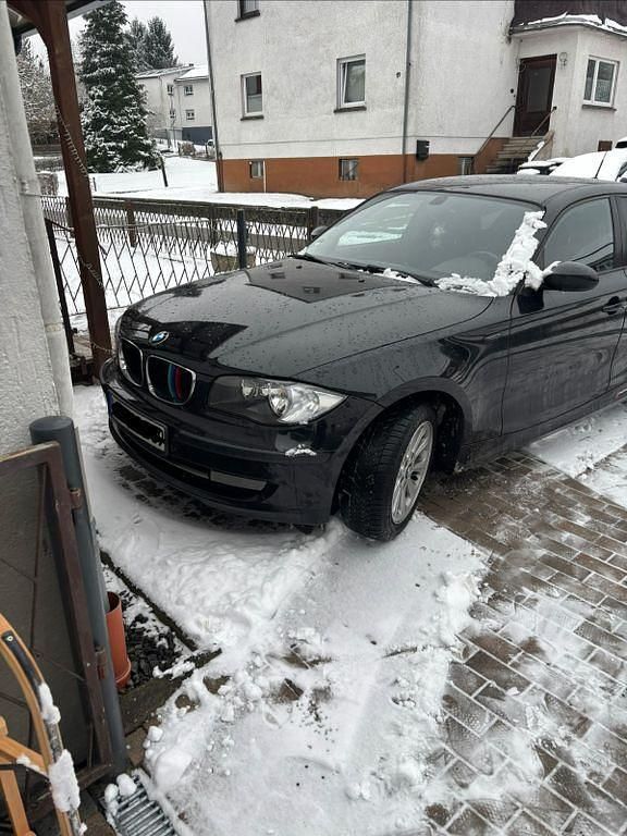 Schwarz Gebraucht 2006 BMW 118 Kleinwagen | 3.999 € (Fairer Preis) - Bild 1/4