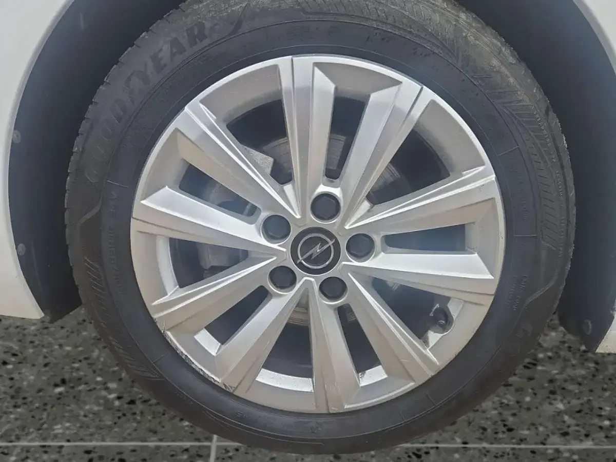 Gebraucht Opel Astra Elegance 131 PS (96 kW) 2023 Lack weiss banquise/typ aussenverkleidun Kleinwagen