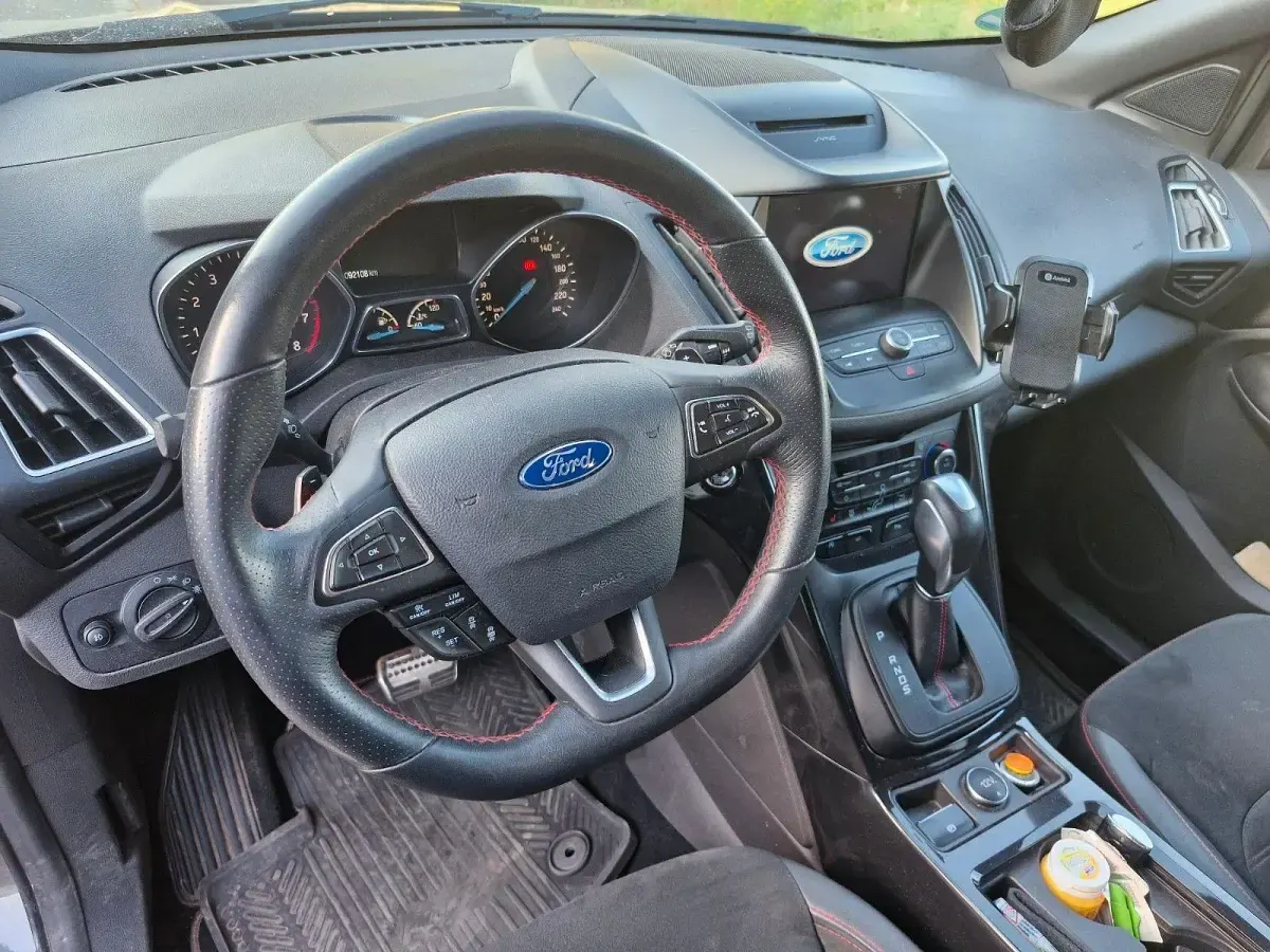 Gebraucht Ford Kuga ST-Line 175 PS (128 kW) 2019 Grau SUV