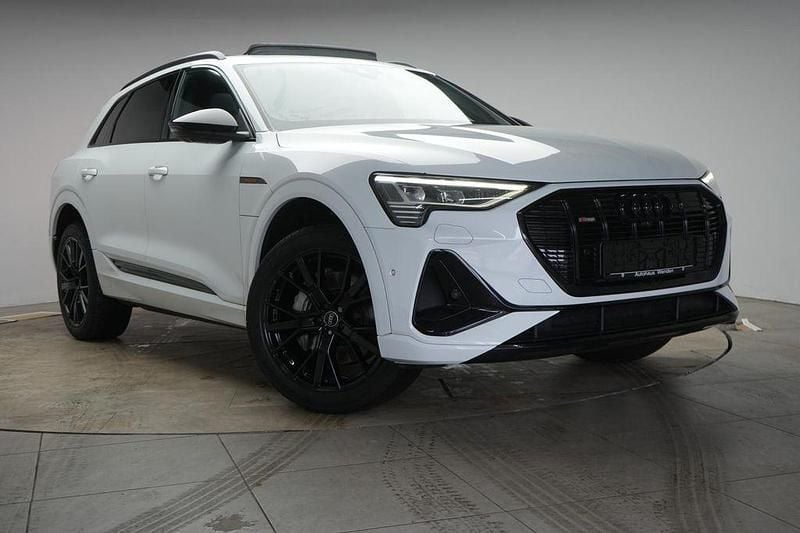 Gebraucht Audi e-tron S-Line 300 kW (408 PS) 2022 Glacier white SUV