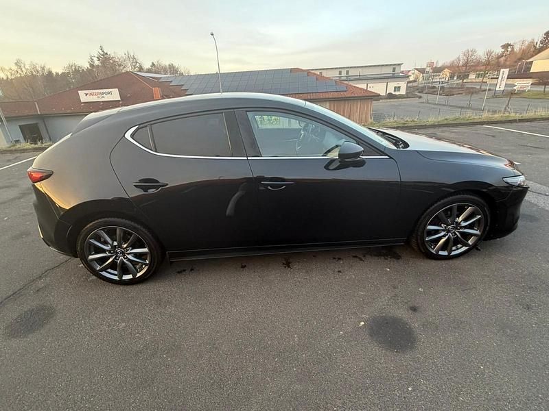 Gebraucht Mazda 3 Selection 122 PS (89 kW) 2019 Schwarz Limousine