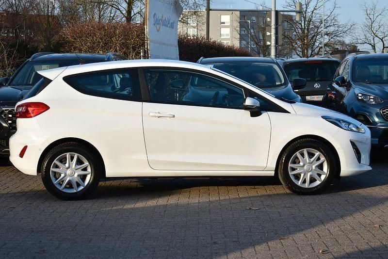 Gebraucht Ford Fiesta Cool & Connect 95 PS (69 kW) 2021 Weiß Kleinwagen