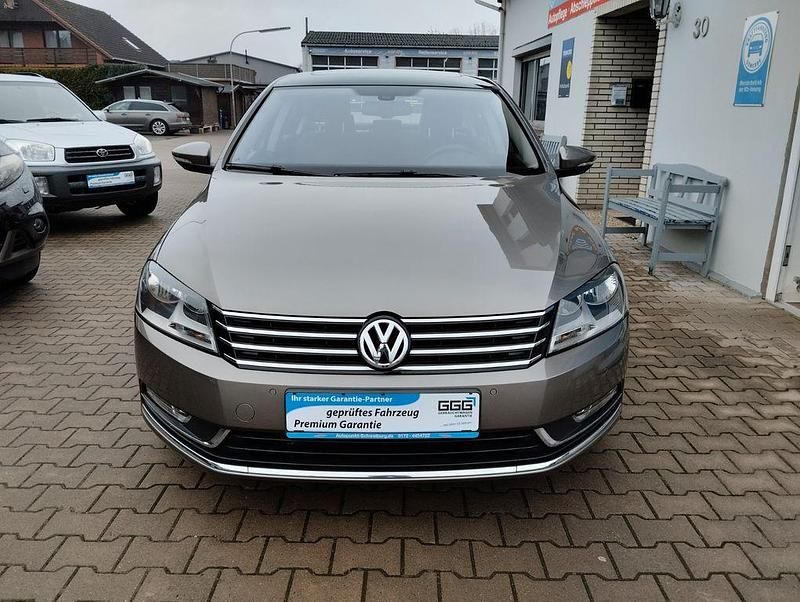 Gebraucht VW Passat Comfortline 122 PS (89 kW) 2013 Braun Limousine