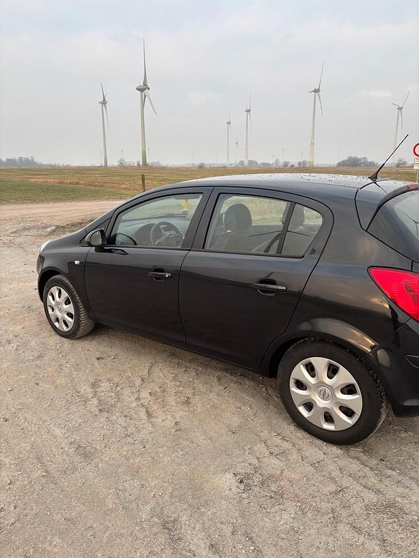 Gebraucht Opel Corsa 80 PS (58 kW) 2014 Schwarz Kleinwagen