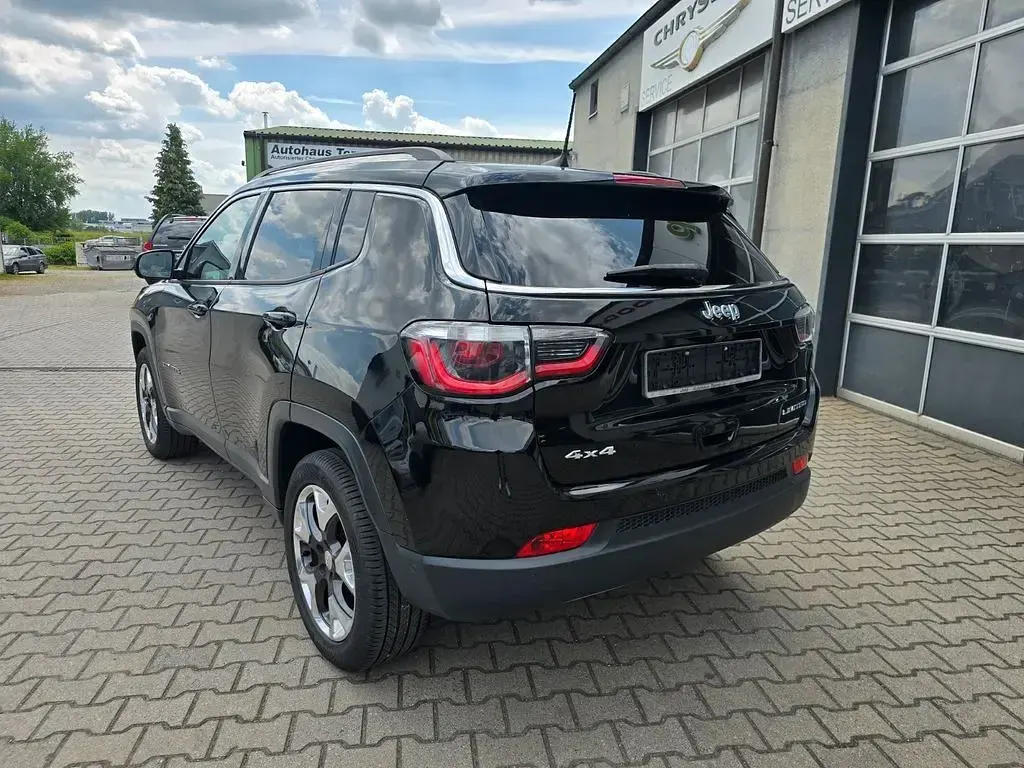 Usado Jeep Compass Limited 170 HP (125 kW) 2018 Preto SUV