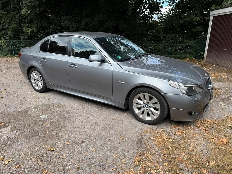 Silber Gebraucht 2004 BMW 530 Limousine | 4.999 € (Guter Preis) - Bild 1/4