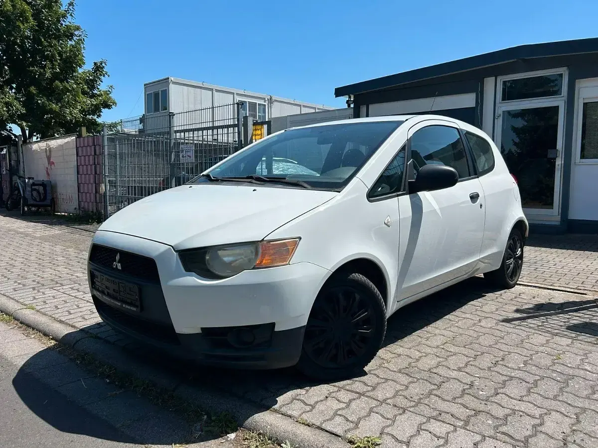 Gebraucht Mitsubishi Colt Inform 75 PS (55 kW) 2009 Weiß Kleinwagen