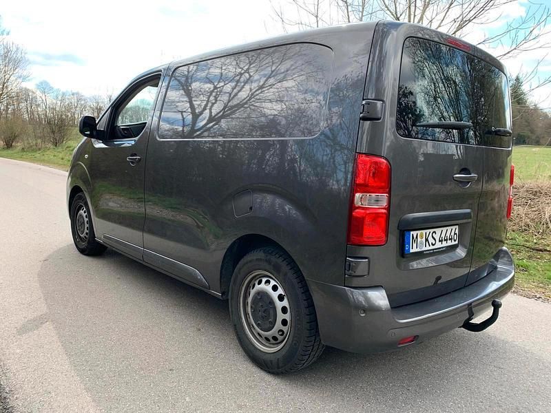 Gebraucht Peugeot Expert 176 PS (129 kW) 2021 Grau Van