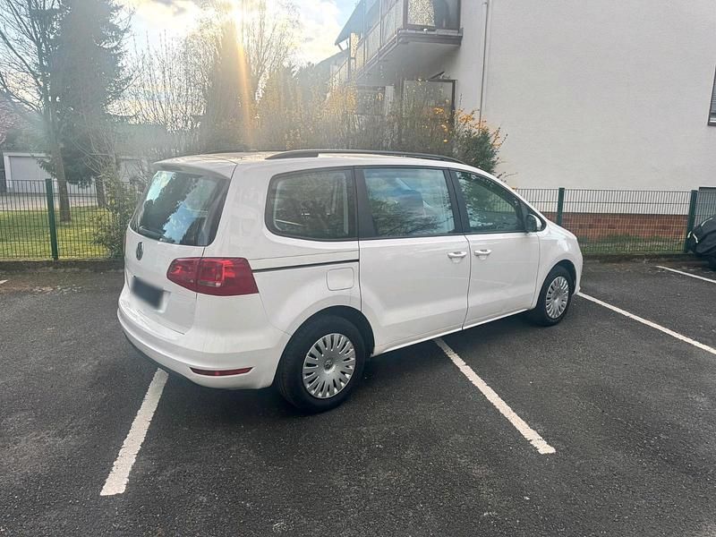 Gebraucht VW Sharan 2013 Weiß Van / Kleinbus