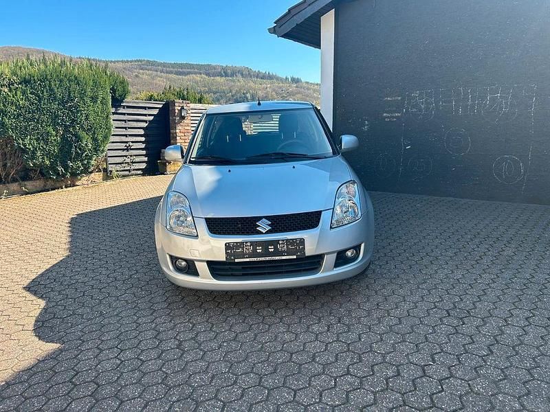 Gebraucht Suzuki Swift Comfort 92 PS (67 kW) 2009 Silber Kleinwagen