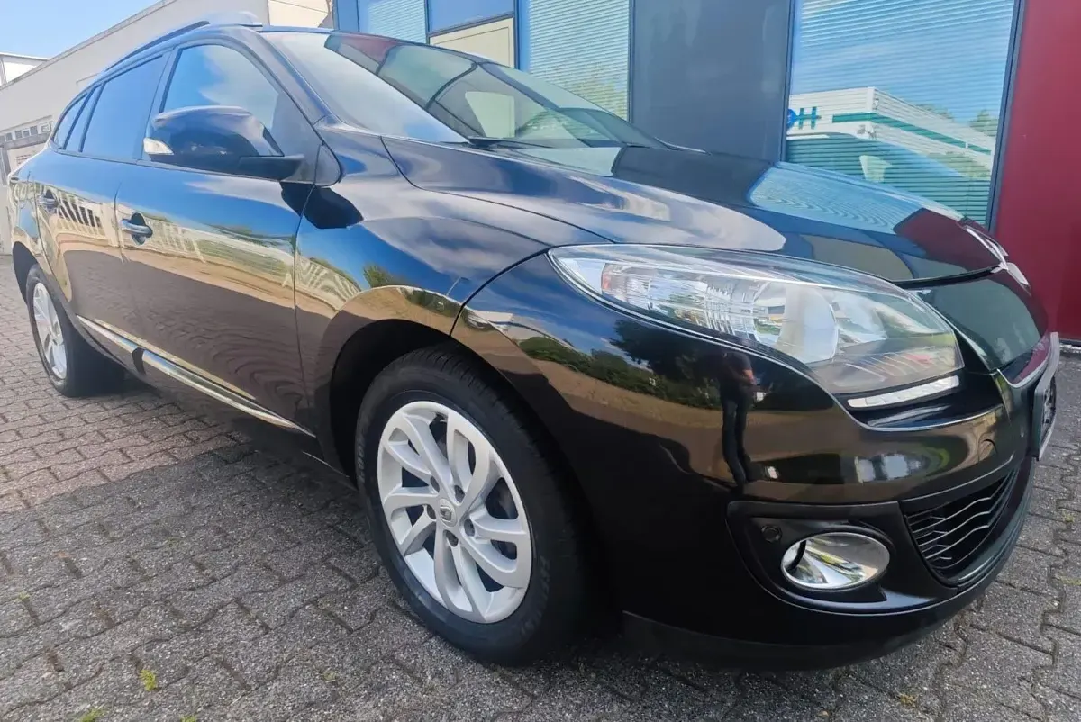 Gebraucht Renault Mégane GrandTour Initiale Paris 110 PS (80 kW) 2013 Schwarz Kombi