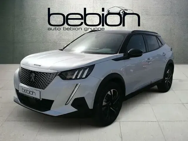 Gebraucht Peugeot e-2008 GT 100 kW (136 PS) 2022 Lack weiss perlglänzend/typ au SUV