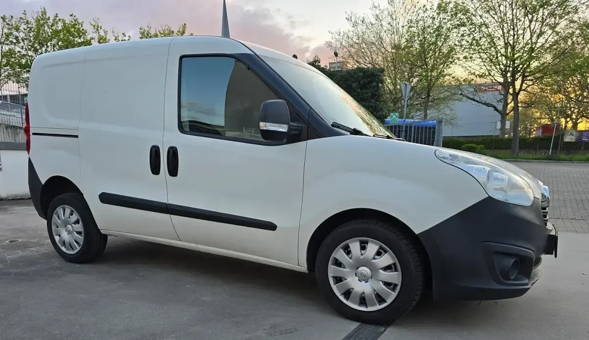 Gebraucht Opel Combo 90 PS (66 kW) 2015 Weiß Van / Kleinbus