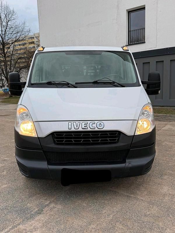 Gebraucht Iveco Daily 126 PS (92 kW) 2012 Weiß Limousine